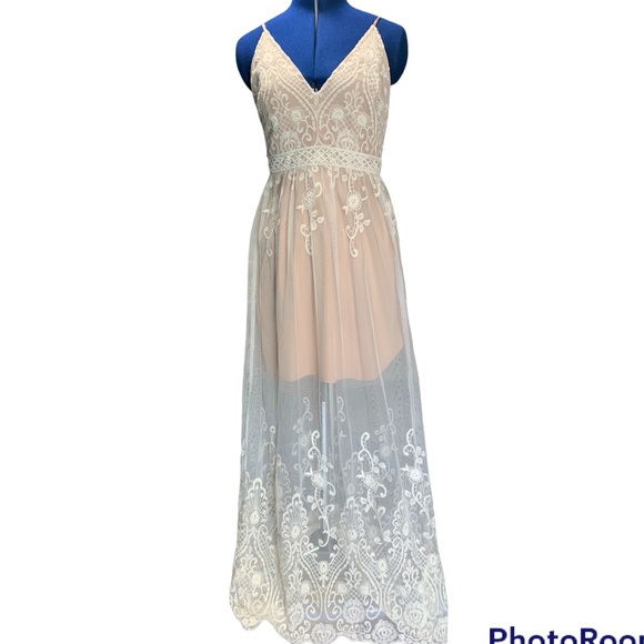 WAYF DRESS- Maxi Lace Overlay Dress - Picture 3 of 8